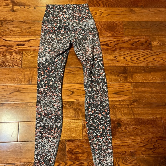 As 2 Lululemon leggings - Picture 2 of 3